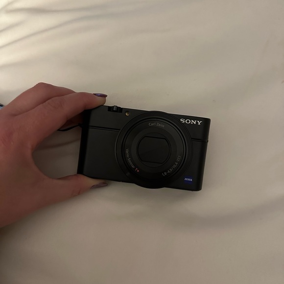 Sony RX100 20.2 MP - Picture 1 of 7